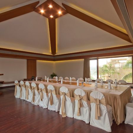 Vedic Village Spa Resort Колката Екстер'єр фото