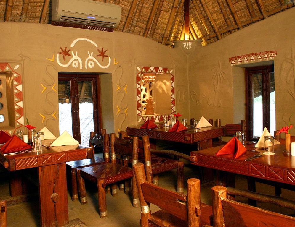 Vedic Village Spa Resort Колката Екстер'єр фото
